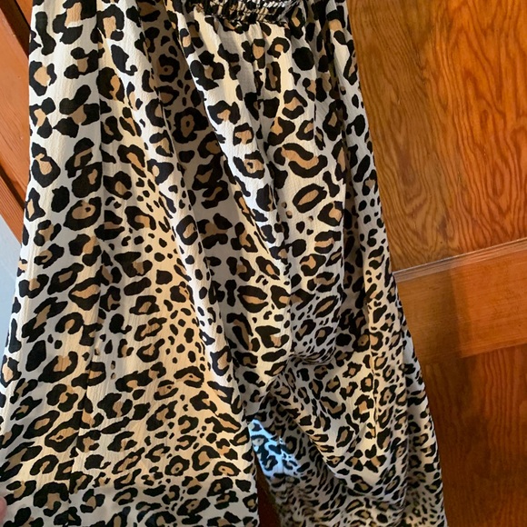 3/$12🔸Willow and Root Animal Print Jumper - Picture 10 of 13